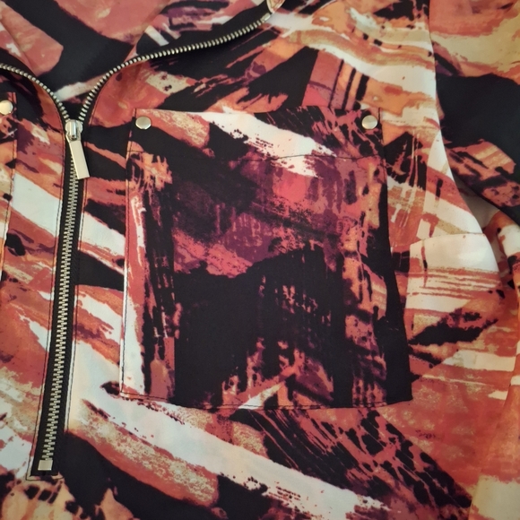 Croft & Barrow Women's Multicolor Abstract Blouse - Picture 6 of 9